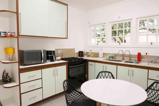 Cozinha de casa de condomínio à venda com 4 quartos, 313m² em Morada das Flores (aldeia da Serra), Barueri