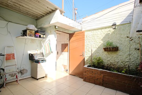 Quintal de casa à venda com 2 quartos, 90m² em Chácara Califórnia, São Paulo