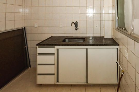 Cozinha de apartamento para alugar com 2 quartos, 55m² em Liberdade, Belo Horizonte