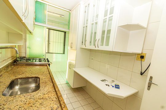 Cozinha de apartamento para alugar com 3 quartos, 65m² em Jardim das Flores, São Paulo