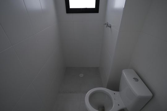 Banheiro Social de apartamento à venda com 2 quartos, 64m² em Parque das Nações, Santo André
