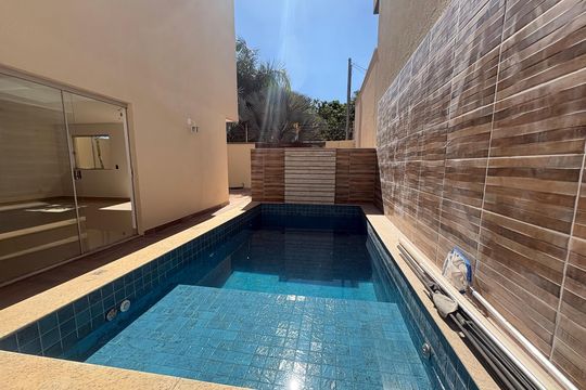 Casa à venda com 3 quartos, 105m² em Parque Amazonia, Goiânia