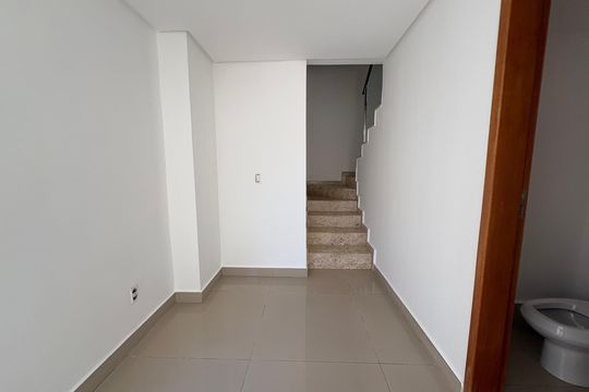 Casa à venda com 3 quartos, 105m² em Parque Amazonia, Goiânia