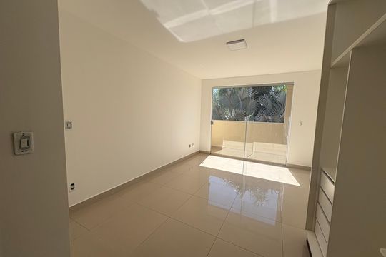 Casa à venda com 3 quartos, 105m² em Parque Amazonia, Goiânia