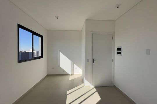 Sala de apartamento para alugar com 1 quarto, 29m² em Cajuru, Curitiba