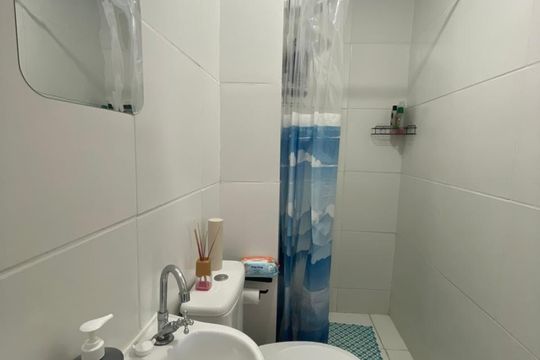 Banheiro de apartamento à venda com 2 quartos, 34m² em Veleiros, São Paulo