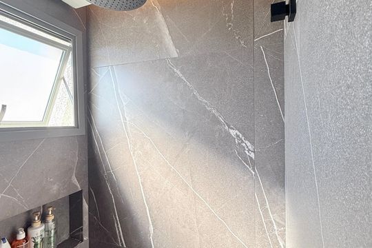 Banheiro Suíte 1 de apartamento à venda com 2 quartos, 78m² em Brooklin, São Paulo