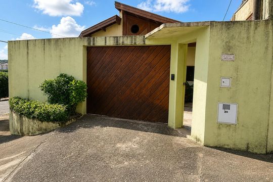 Fachada de casa para alugar com 3 quartos, 150m² em Jardim Yeda, Campinas