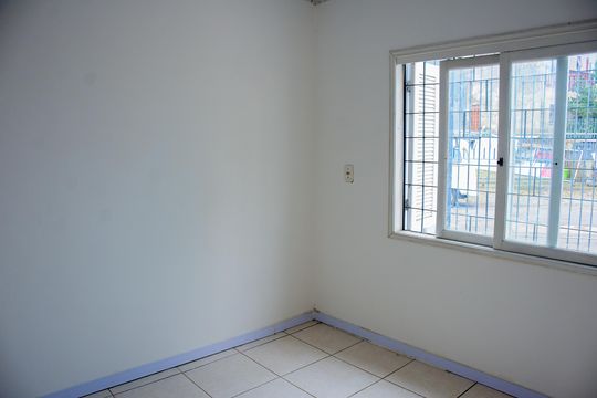 Quarto 1 de casa para alugar com 2 quartos, 40m² em Vila Parque Brasilia, Cachoeirinha
