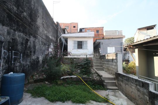 Quintal de casa para alugar com 1 quarto, 70m² em Jardim Vale das Virtudes, São Paulo