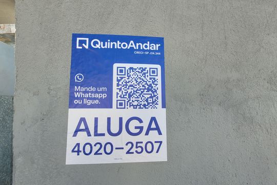 Placa código YEEJ-796 de casa para alugar com 2 quartos, 180m² em Vila Miranda, Itaquaquecetuba