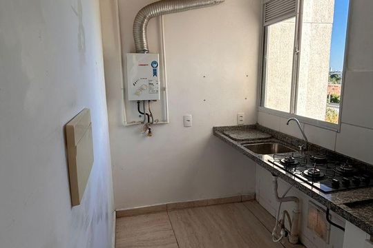 Cozinha de apartamento para alugar com 2 quartos, 40m² em Santa Cruz, Rio de Janeiro