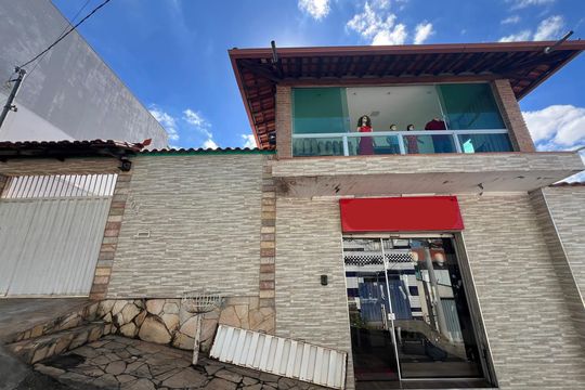 Casa à venda com 4 quartos, 400m² em A Definir Em Campo, Contagem