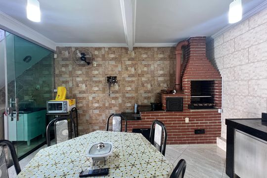 Churrasqueira de casa à venda com 4 quartos, 400m² em A Definir Em Campo, Contagem