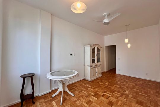 Sala  de apartamento para alugar com 3 quartos, 90m² em Lagoa, Rio de Janeiro