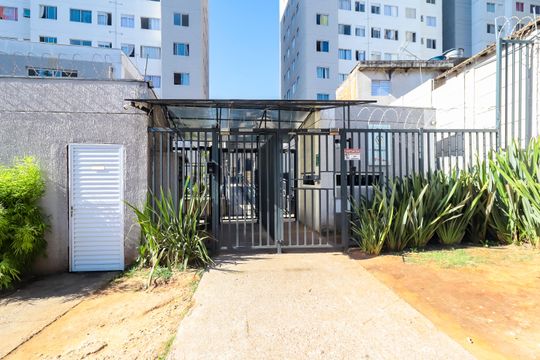 Fachada de apartamento para alugar com 2 quartos, 42m² em Vila Chabilandia, São Paulo