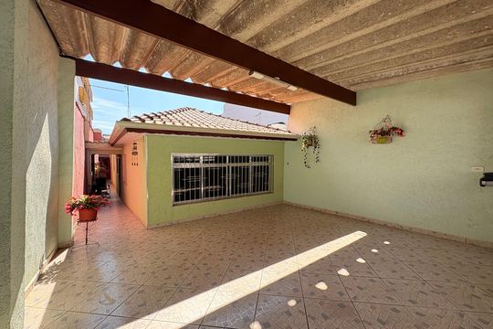 Garagem de casa à venda com 2 quartos, 138m² em Vila Lucinda, Santo André