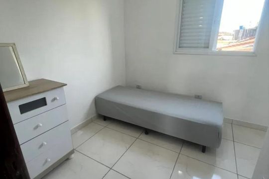 Quarto de casa de condomínio para alugar com 2 quartos, 65m² em Vila Sao Jorge, Praia Grande