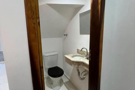 Lavabo de casa de condomínio para alugar com 2 quartos, 65m² em Vila Sao Jorge, Praia Grande