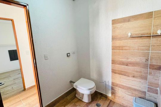 Banheiro de casa de condomínio para alugar com 4 quartos, 600m² em Jardim Indaia, Embu das Artes