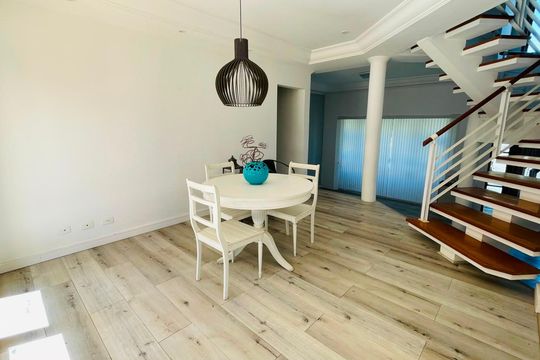 Sala de Jantar de casa de condomínio para alugar com 4 quartos, 600m² em Jardim Indaia, Embu das Artes