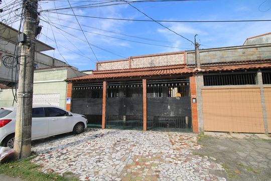 Fachada da casa de casa à venda com 2 quartos, 300m² em Vila Kosmos, Rio de Janeiro