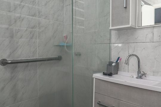 Banheiro de apartamento à venda com 3 quartos, 99m² em Cristo Redentor, Porto Alegre