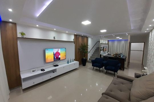 Sala de casa à venda com 3 quartos, 198m² em Vila Alice, Santo André