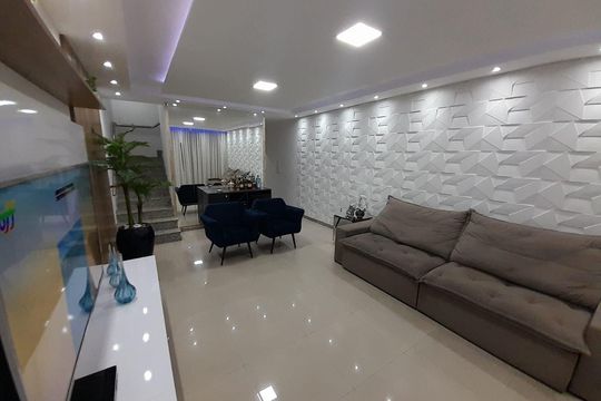 Sala de casa à venda com 3 quartos, 198m² em Vila Alice, Santo André