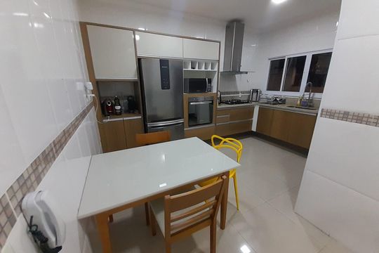 Cozinha de casa à venda com 3 quartos, 198m² em Vila Alice, Santo André