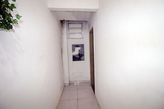 Corredor de casa à venda com 2 quartos, 300m² em Vila Kosmos, Rio de Janeiro