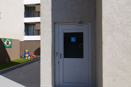 Área comum - Acessibilidade de apartamento para alugar com 2 quartos, 45m² em Atuba, Curitiba