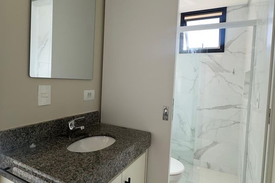 Lavabo de apartamento para alugar com 2 quartos, 45m² em Atuba, Curitiba