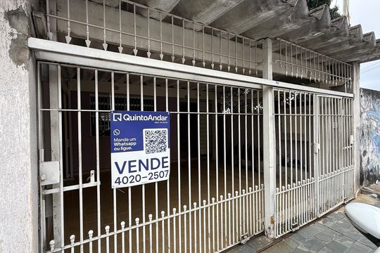 Fachada  de casa à venda com 3 quartos, 130m² em Jardim Flor da Montanha, Guarulhos
