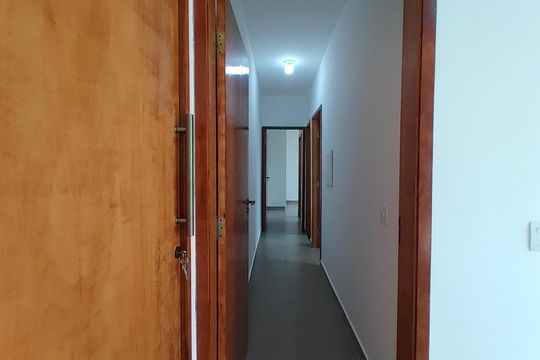 Corredor de apartamento para alugar com 2 quartos, 55m² em Santa Mônica, Uberlândia