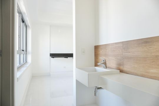 Banheiro  de kitnet/studio à venda com 1 quarto, 44m² em Savassi, Belo Horizonte