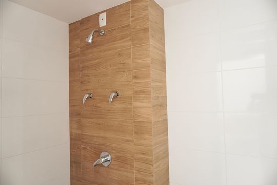 Banheiro  de kitnet/studio à venda com 1 quarto, 44m² em Savassi, Belo Horizonte