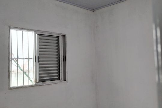Quarto de casa à venda com 2 quartos, 183m² em Vila Carmosina, São Paulo