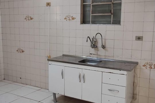 Cozinha de casa à venda com 2 quartos, 183m² em Vila Carmosina, São Paulo