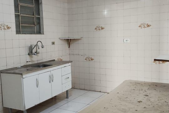 Cozinha de casa à venda com 2 quartos, 183m² em Vila Carmosina, São Paulo