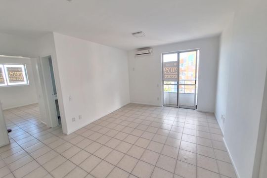 Apartamento para alugar com 2 quartos, 70m² em Centro, Florianópolis