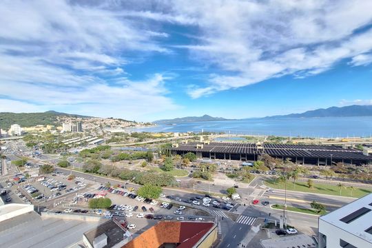 Vista da Varanda de apartamento para alugar com 2 quartos, 70m² em Centro, Florianópolis