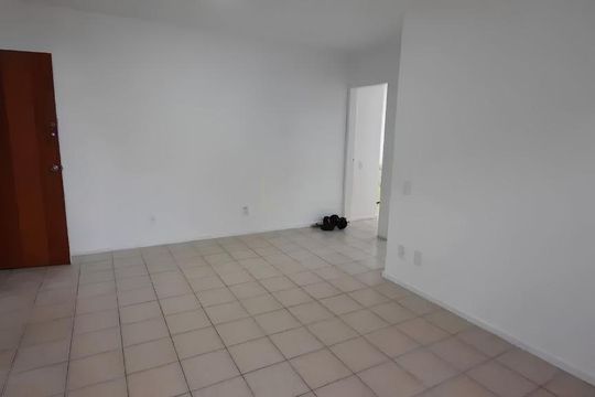 Sala de apartamento para alugar com 2 quartos, 70m² em Centro, Florianópolis