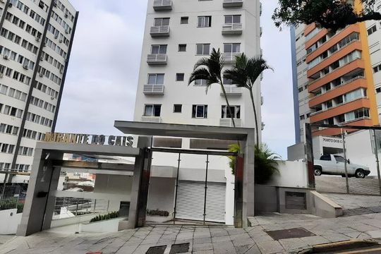 Fachada de apartamento para alugar com 2 quartos, 70m² em Centro, Florianópolis