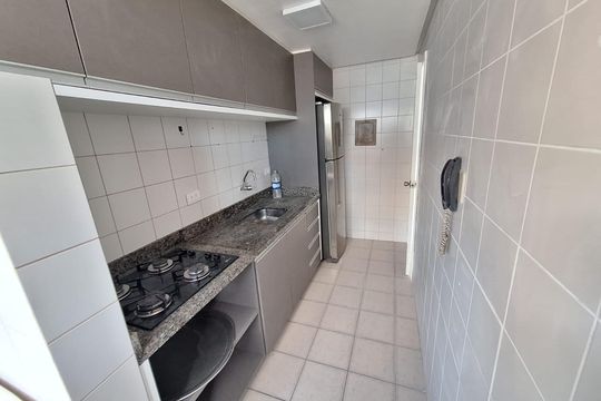 Cozinha de apartamento para alugar com 2 quartos, 70m² em Centro, Florianópolis
