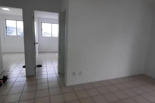 Quarto de apartamento para alugar com 2 quartos, 70m² em Centro, Florianópolis