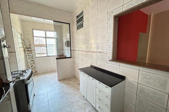 Cozinha de apartamento para alugar com 2 quartos, 65m² em Encantado, Rio de Janeiro