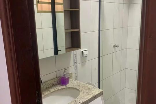 Banheiro de apartamento para alugar com 1 quarto, 42m² em Jardim da Luz, Goiânia