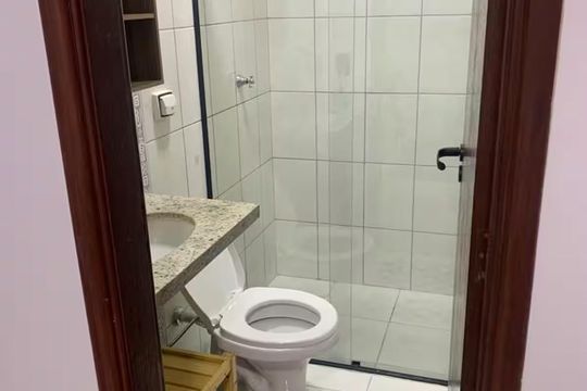 Banheiro de apartamento para alugar com 1 quarto, 42m² em Jardim da Luz, Goiânia