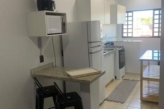 Cozinha de apartamento para alugar com 1 quarto, 42m² em Jardim da Luz, Goiânia